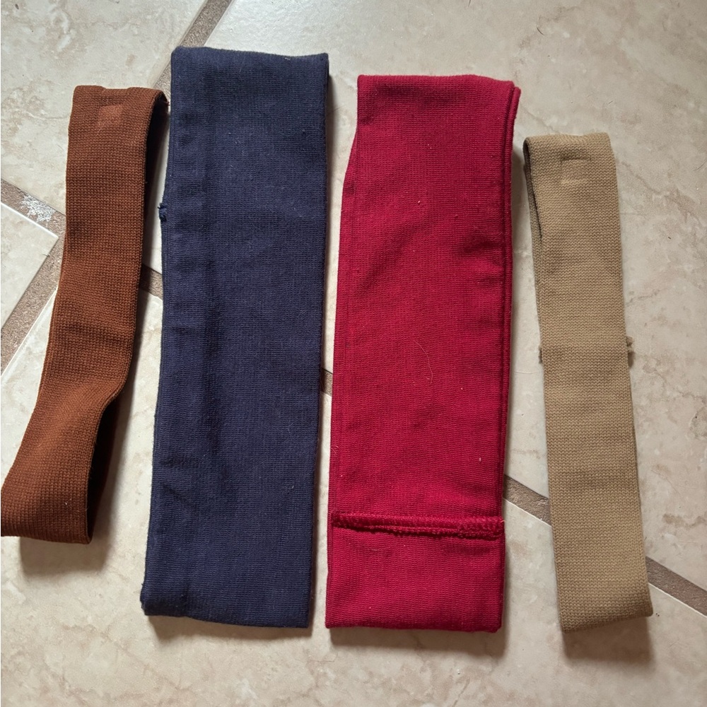 4 heads bands 2 thick and 2 thin